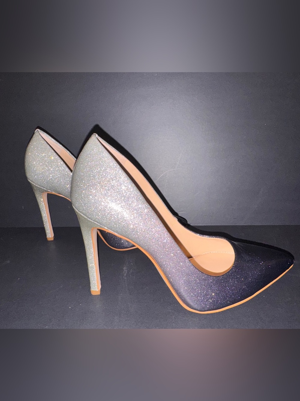 NWT Gianni Bini Glitter Ombre Pumps in Silver and Black, size 7